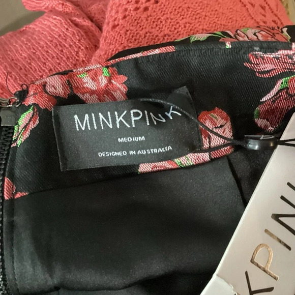 MinkPink Larache Mini Skirt Medium NEW - Picture 6 of 7